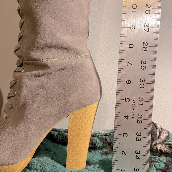 Charles David Gray Suede Lace up Knee High Bootss - Picture 4 of 10